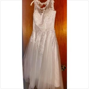 White lace and tulle gown for wedding, prom, ect New no tags